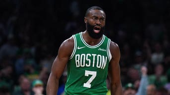 A estrela da NBA Jaylen Brown diz em uma entrevista ridícula que é um influenciador, não um entretenimento para os fãs