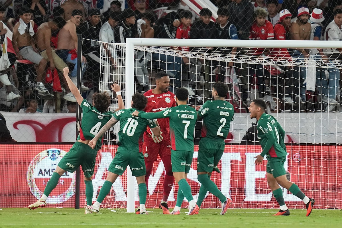 Auxiliar de Abel celebra fim de jejum do Palmeiras nos pênaltis: ‘Acabou a maldição’