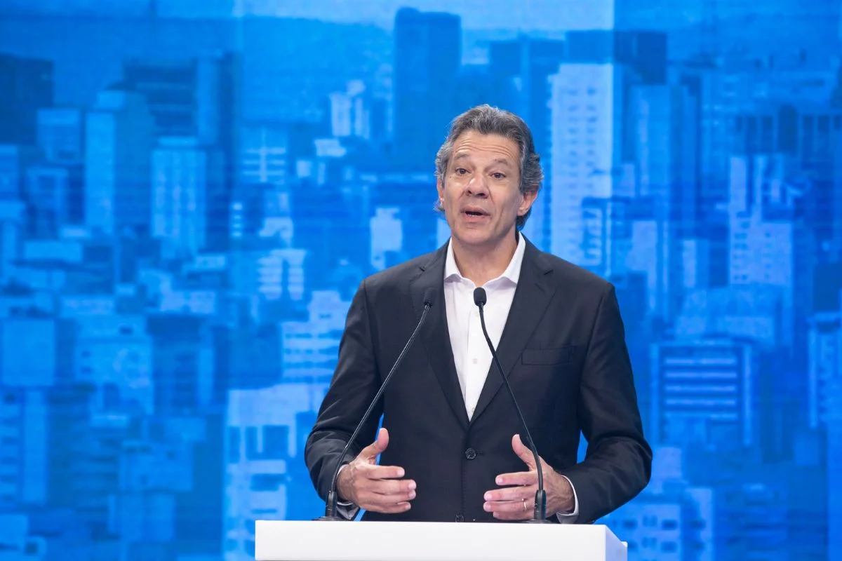 Haddad lamenta ausência de Tarcísio em debate: "Desrespeito com eleitor"