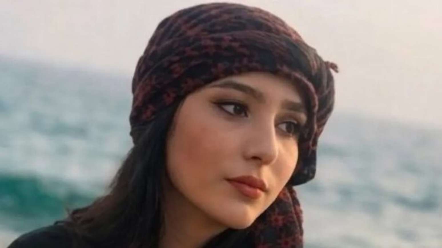A estudante iraniana Najmeh Amini, de 23 anos, foi condenada &agrave; morte por blasf&ecirc;mia.