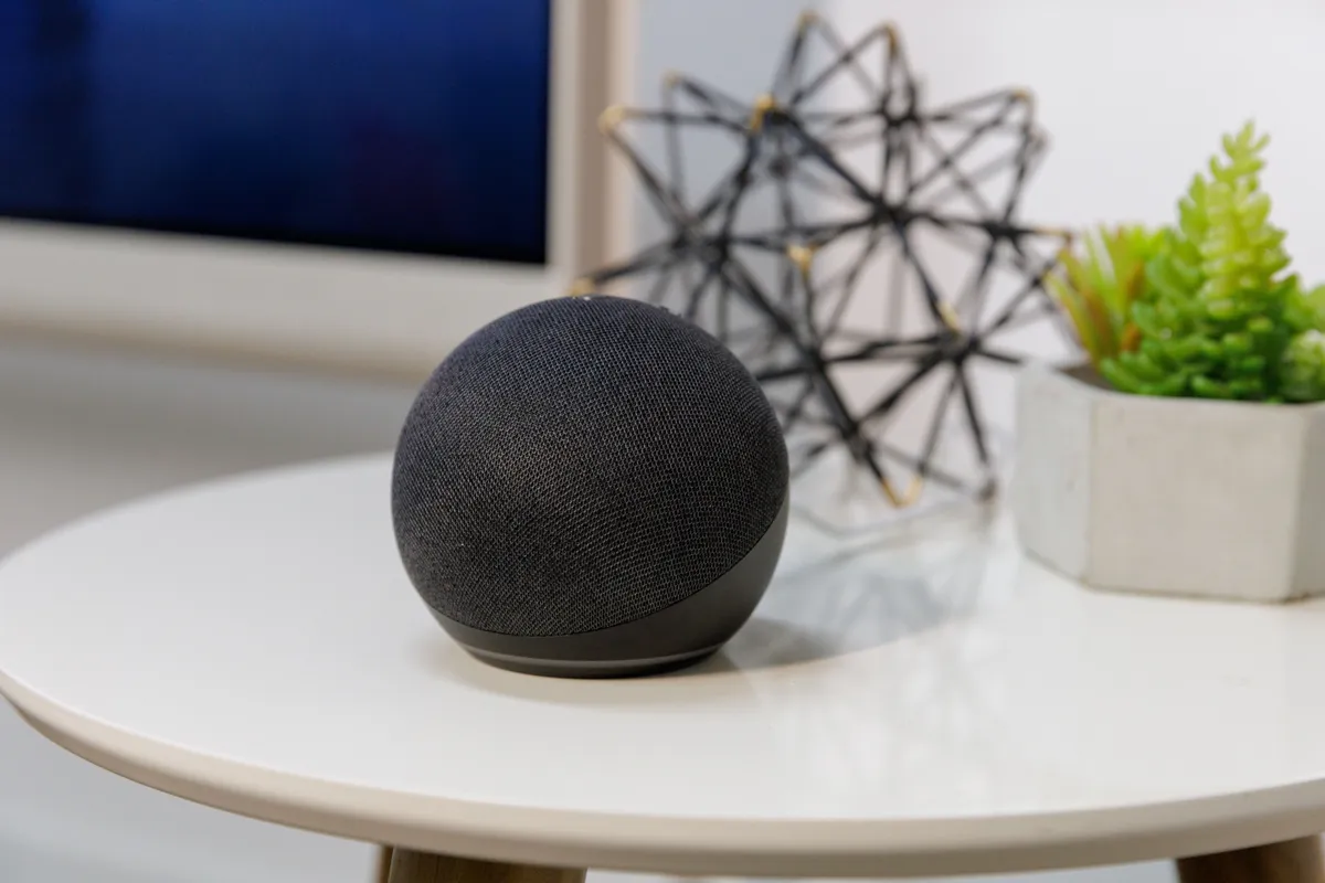 Imagem da matéria: Amazon vende Echo Dot preparada para Alexa+ por menos de R$ 300 e ainda parcela