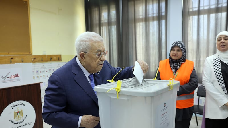 O que está por trás do adiamento das eleições palestinas e o que acontece a seguir?