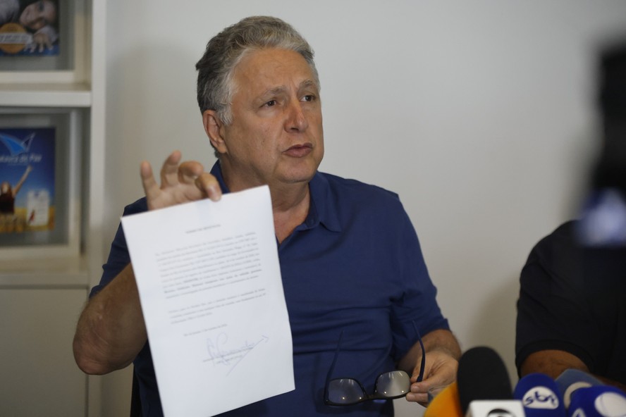 Advogado de Garotinho aparece em sistema do TSE como autor de parecer do MP Eleitoral que concorda com desistência de candidato