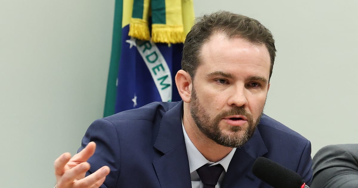 Ministro da Fazenda diz que vai apresentar medidas de ajuste fiscal para buscar centro da meta