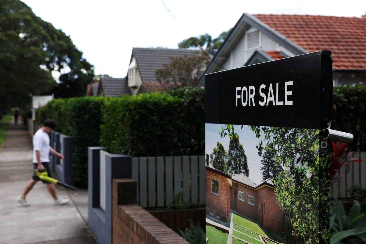 Mercado imobiliário estagnado deixa vendedores americanos enfrentando cortes profundos nos preços