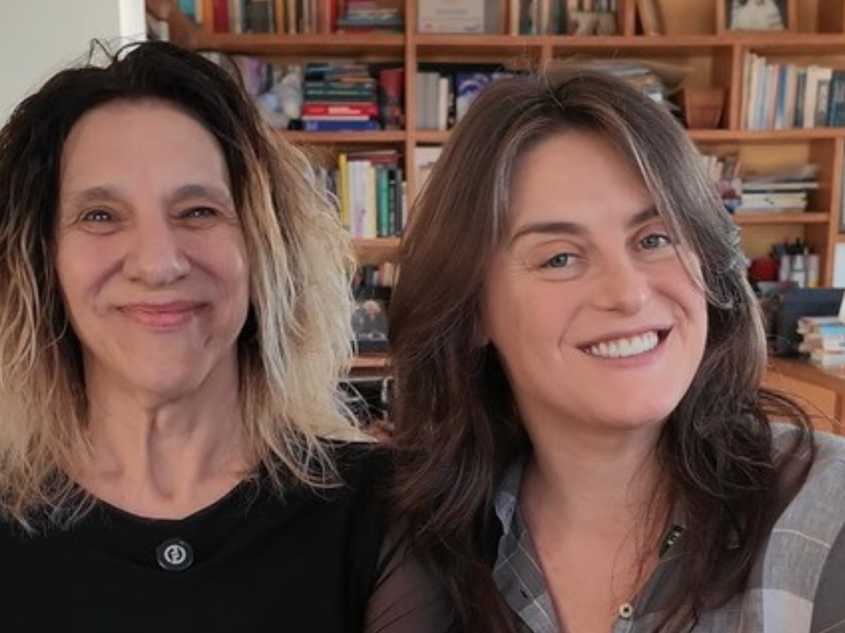 Alessandra Maestrini, a Bozena de 'Toma Lá, Dá Cá', comenta namoro com atriz: 'Admiração mútua'