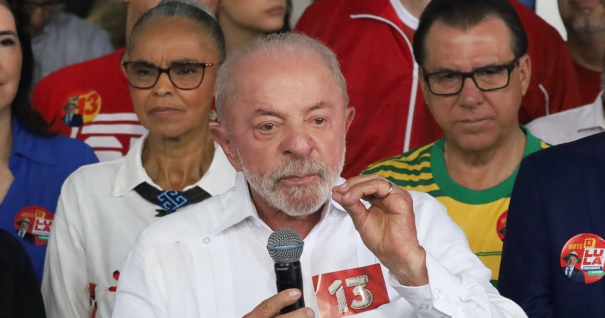 Clima na campanha de Lula, antes otimista, é de irritação e dúvida com crise dos ônibus e prorrogação