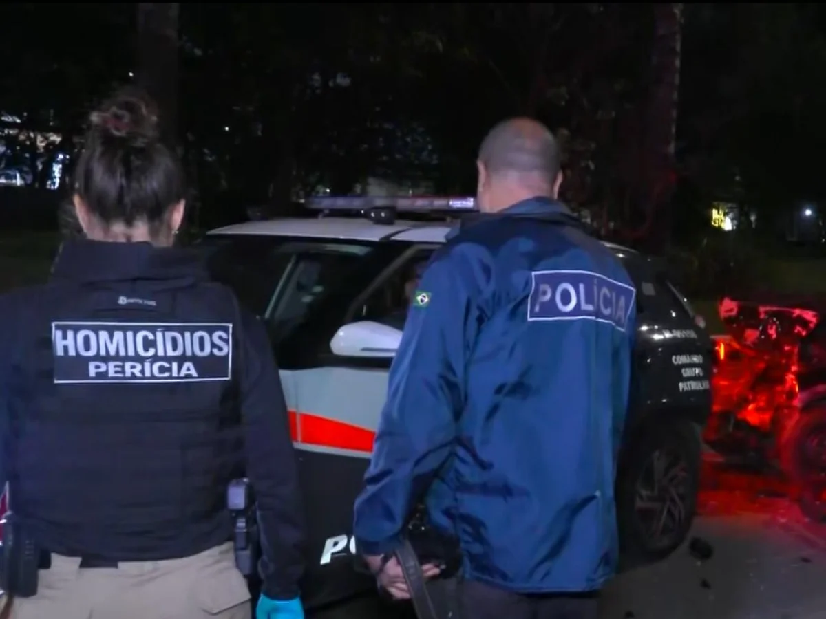 Polícia faz buscas por suspeito visto perto de corpo esquartejado de mulher