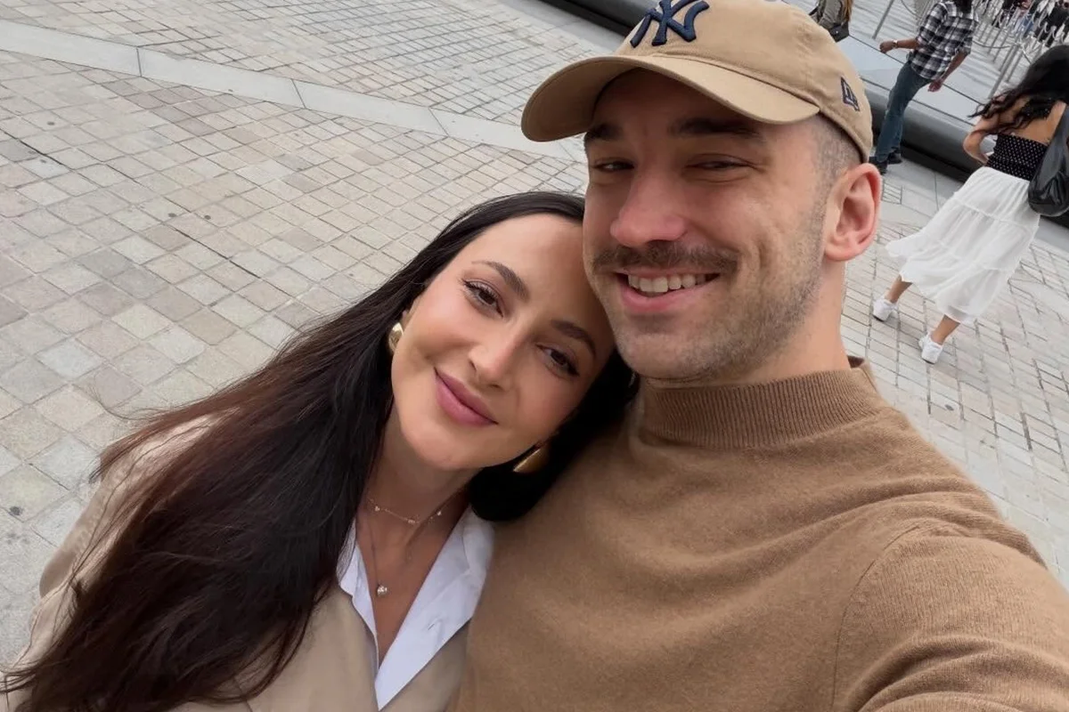 Léo Ortiz e Maitê Lo Sardo anunciam o nascimento da primeira filha, Serena - Metrópoles