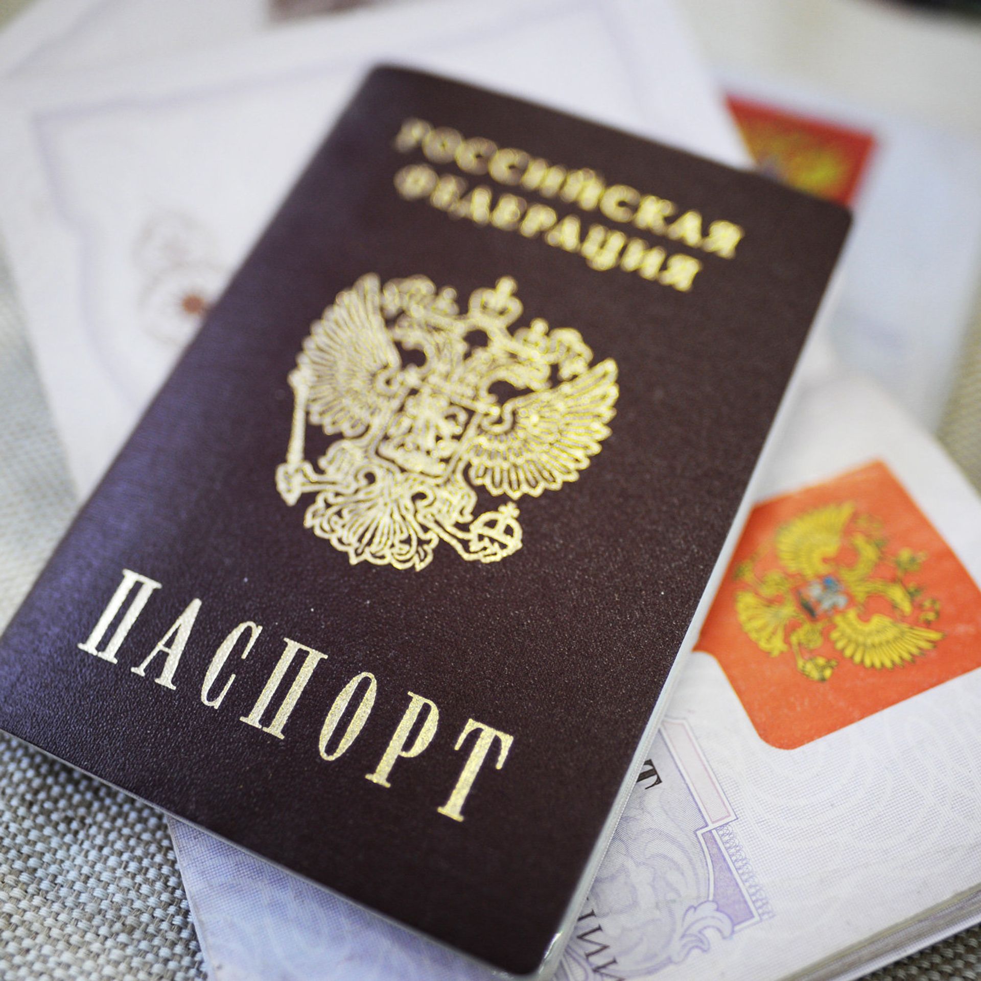 Membro da Comissão Federal Mashaarov: não há restrições no número de vezes que se pode mudar o sobrenome e o nome na Rússia