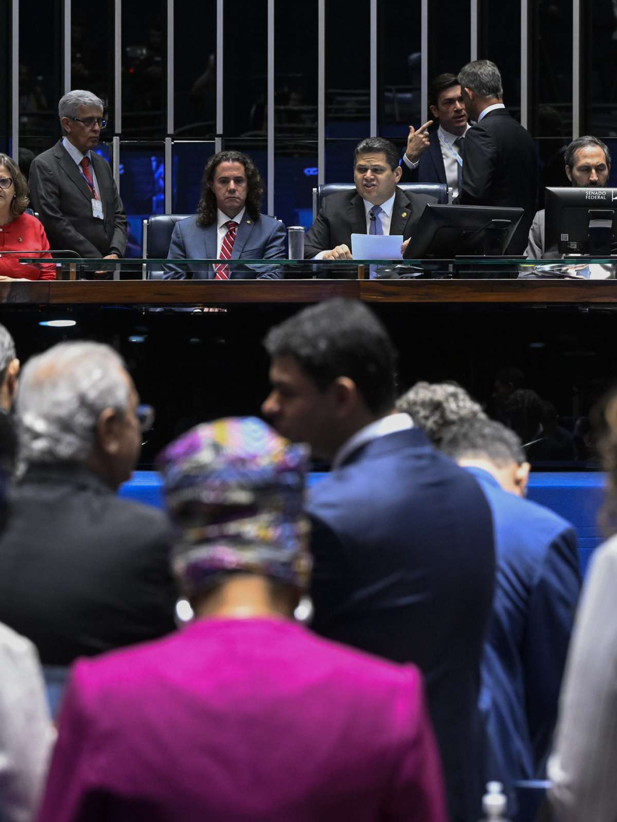Senado aprova em primeiro turno PEC do fim da escala 6x1
