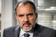 Ele interpreta o personagem Guerra, em Travessia