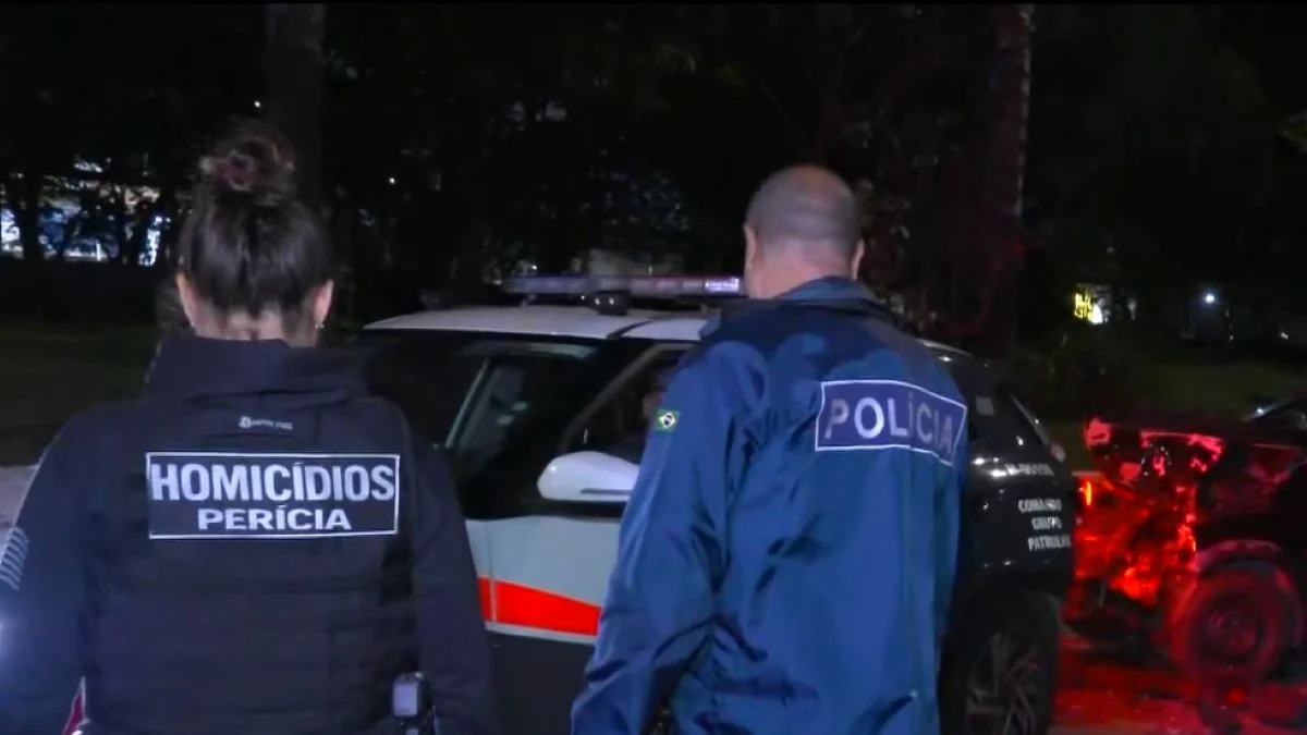 Polícia faz buscas por suspeito visto perto de corpo esquartejado de mulher