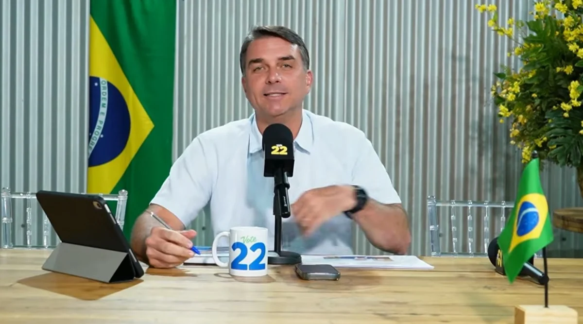Flávio Bolsonaro em live