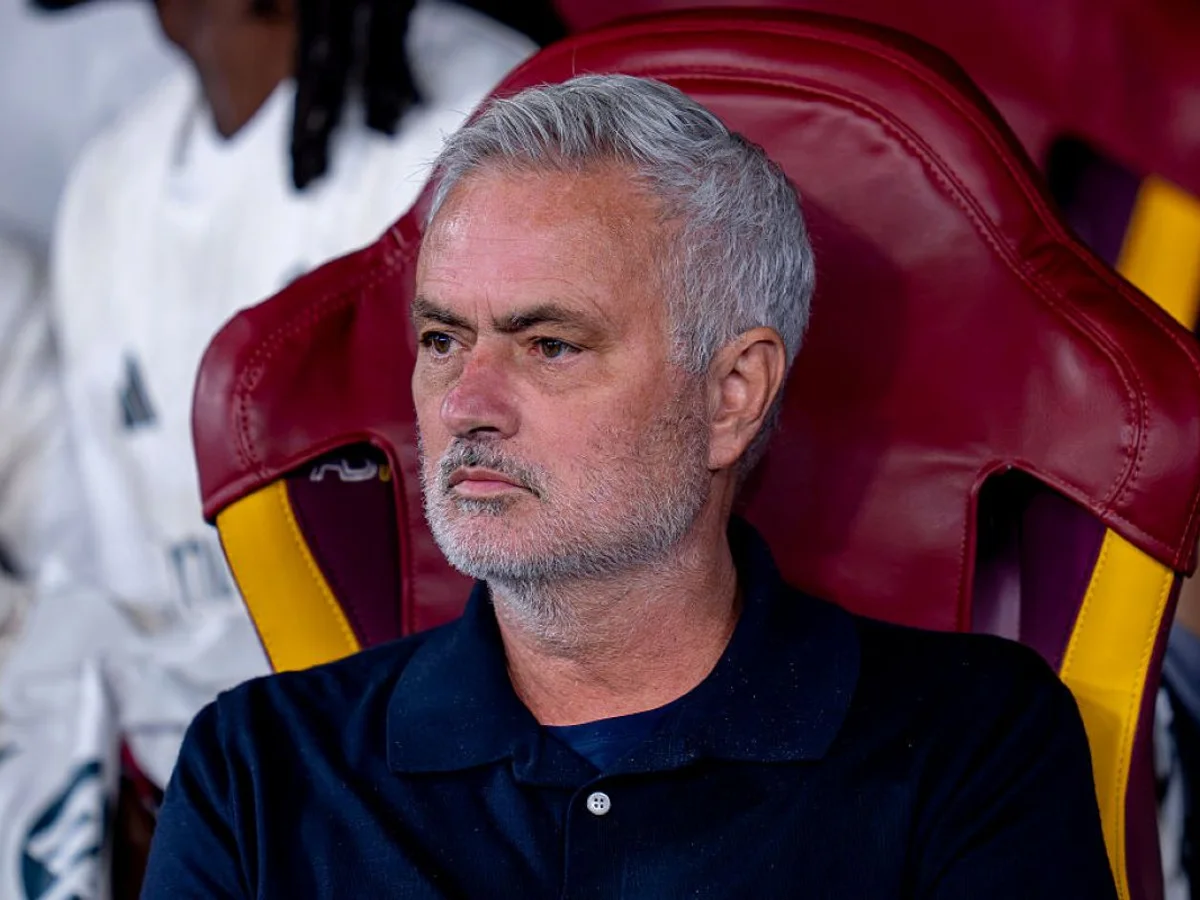 José Mourinho sai em defesa de Vini Jr.: "Eu teria forçado uma saída"