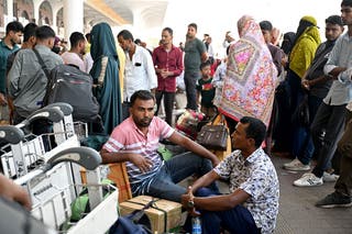A Arábia Saudita cancela voos e ameaça resposta severa aos ataques dos Houthis, à medida que a guerra se intensifica