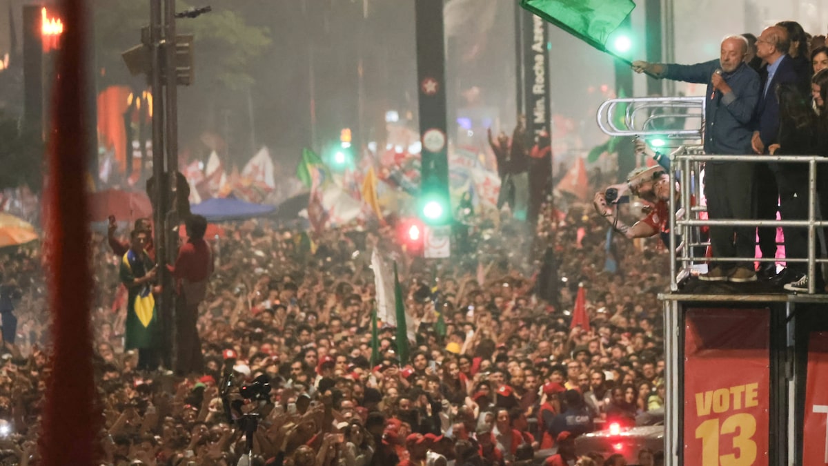 Mercado reage à reeleição de Lula; ETF brasileiro cai mais de 26% em NY