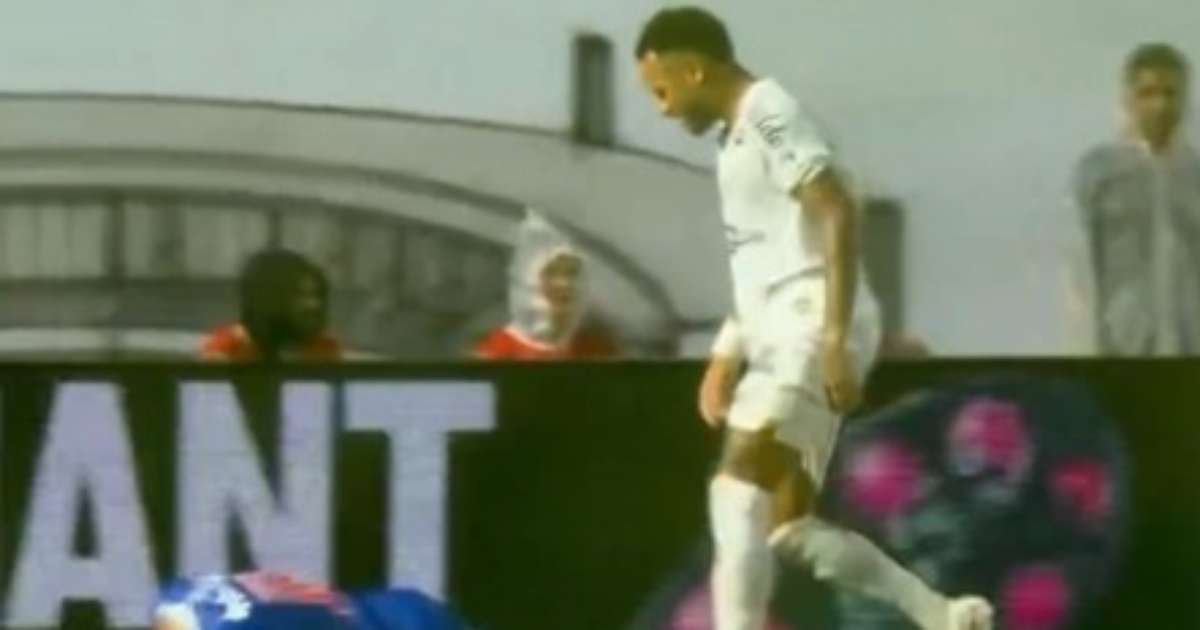 Neymar dá chilique com Rodrigo Nestor e fica fora de jogo contra Palmeiras
