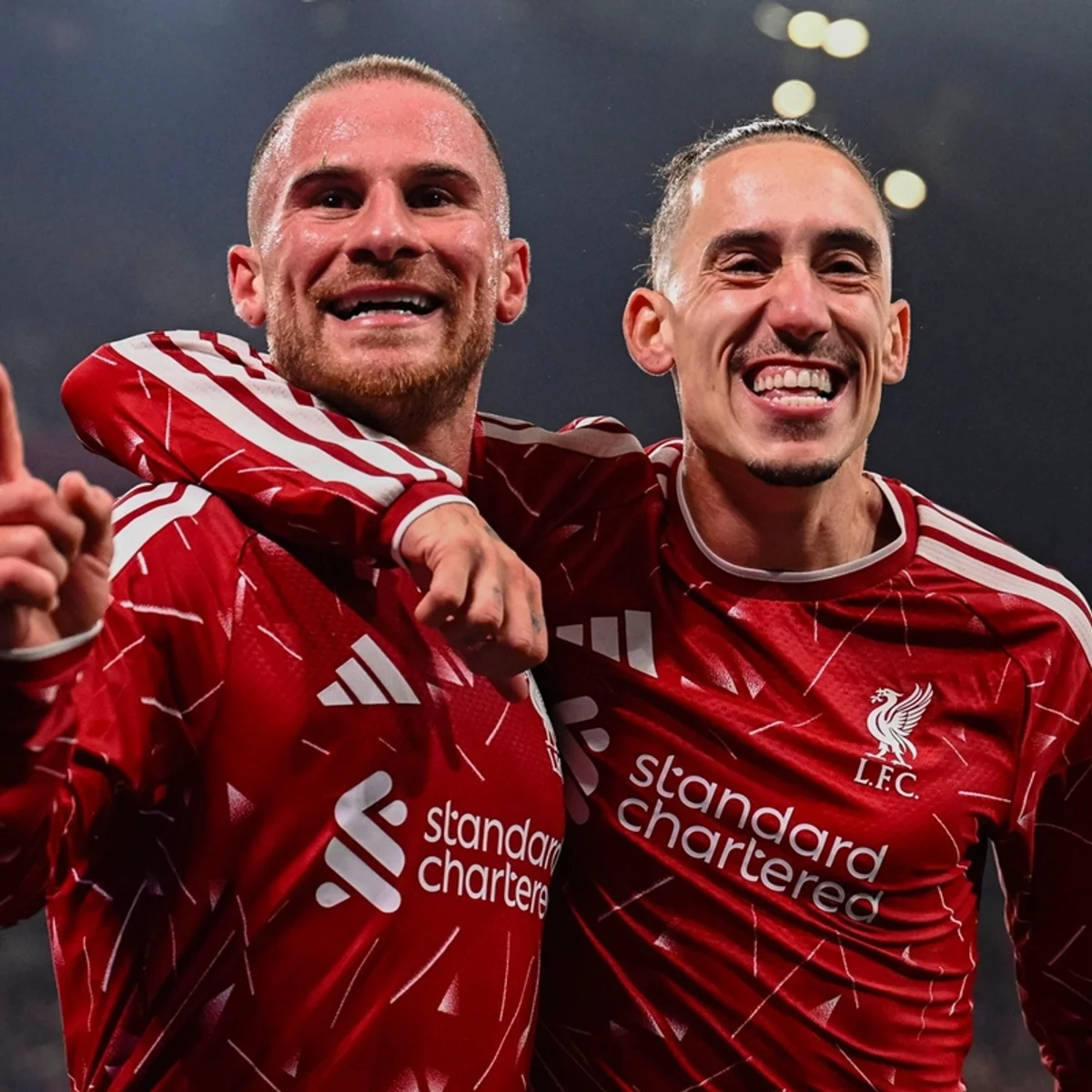 Liverpool vence Villarreal de virada e segue invicto na Champions League