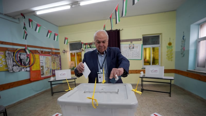 O que está por trás do adiamento das eleições palestinas e o que acontece a seguir?