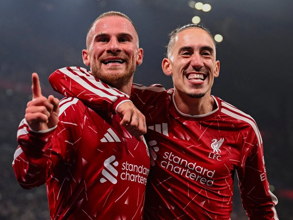 Liverpool vence Villarreal de virada e segue invicto na Champions League