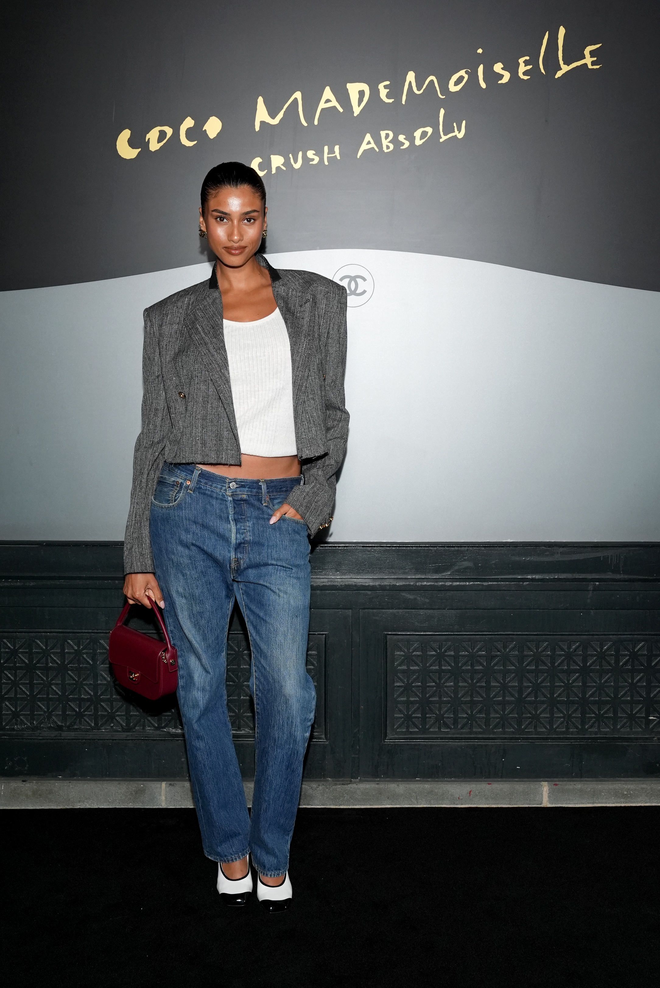 Imaan Hammam destaca marca fundada em Riad no meio das celebrações de aniversário
