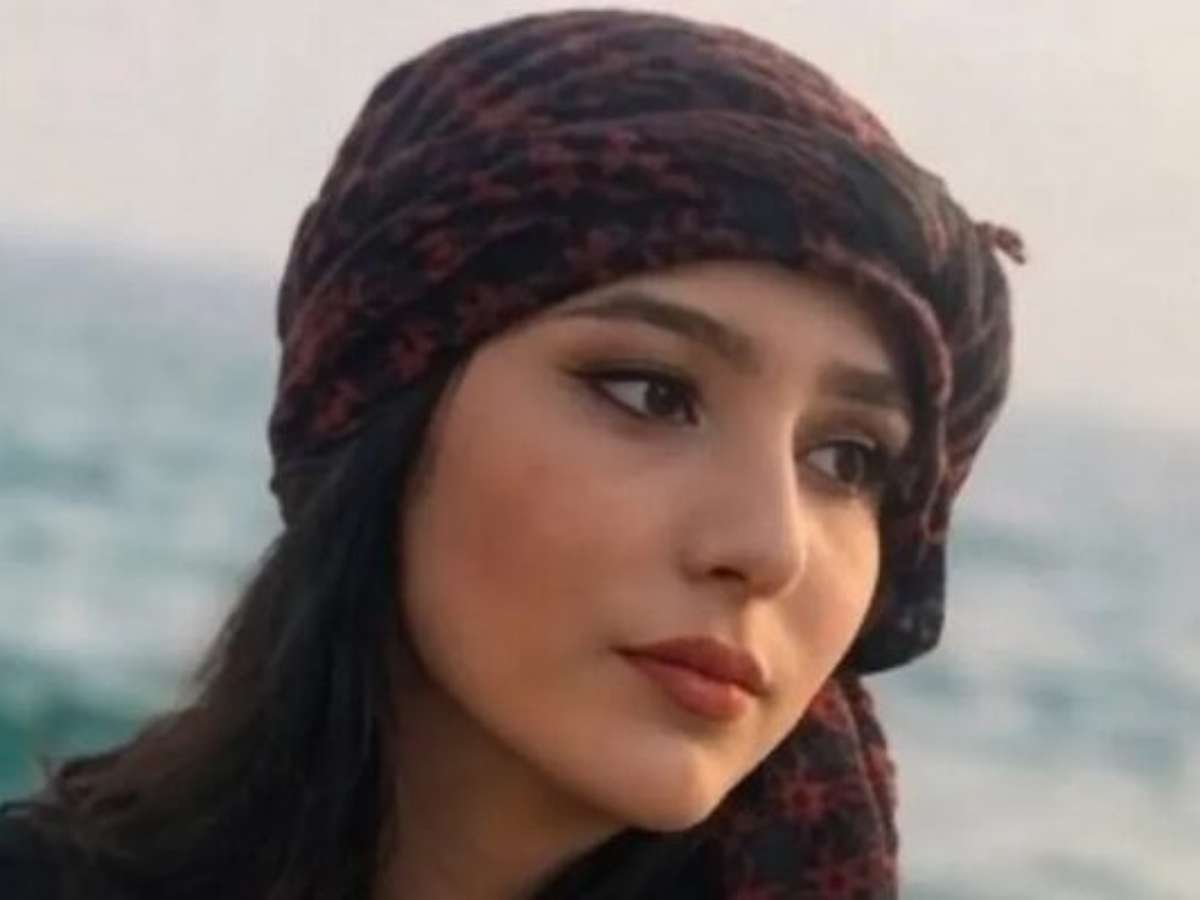 Estudante iraniana é condenada à morte por blasfêmia em post nas redes sociais