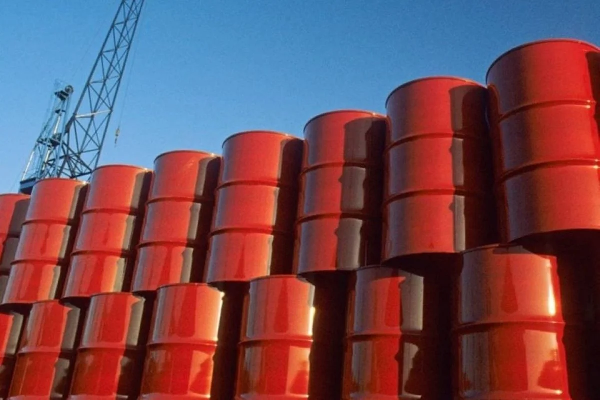 Imagem da matéria: Petróleo sobe 4% e barril ultrapassa US$ 113, maior patamar desde maio