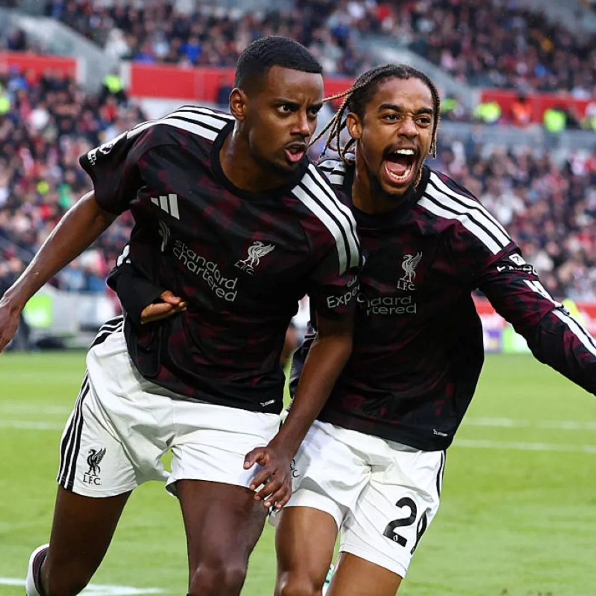 Premier League: Liverpool vira contra o Brentford e vence fora de casa