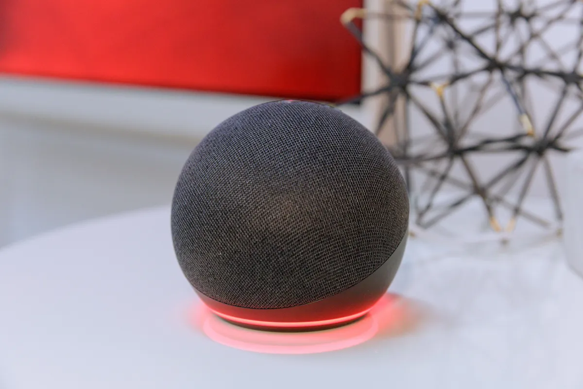 Imagem da matéria: Amazon vende Echo Dot preparada para Alexa+ por menos de R$ 300 e ainda parcela