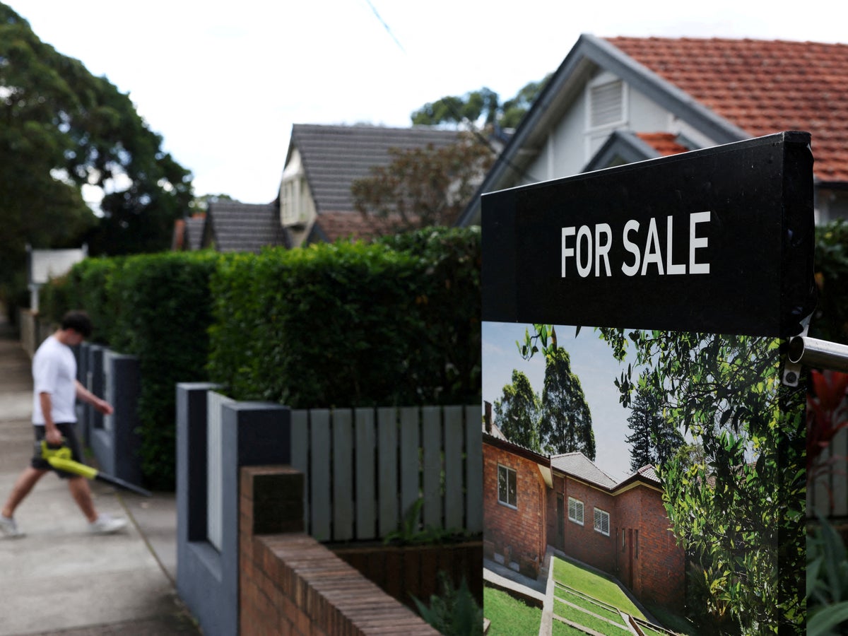 Mercado imobiliário estagnado deixa vendedores americanos enfrentando cortes profundos nos preços