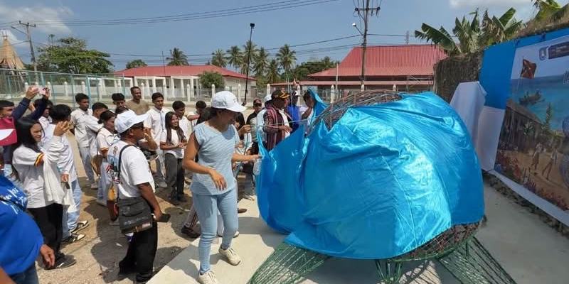 O Governo lança a Escultura Lenuk Tasi no Mar para promover a Economia Azul e preservar o ambiente.