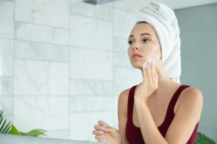 Tônico Facial: O que é, Benefícios, Como Usar e mais
